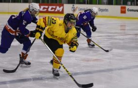 , España debuta con una victoria en el último minuto, Real Federación Española Deportes de Hielo