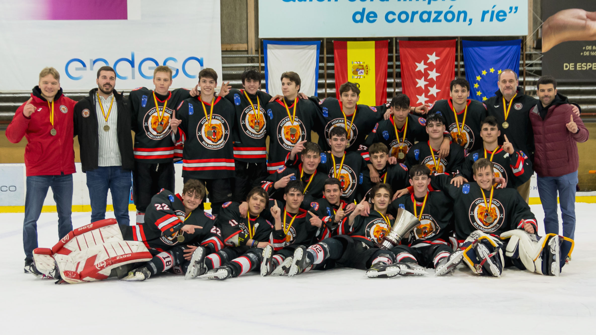 , El SH Majadahonda 2 se corona campeón de la LNHH U18, Real Federación Española Deportes de Hielo