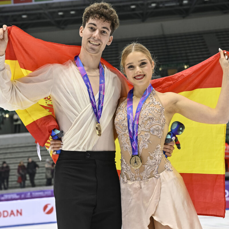 patinaje artístico, Los deportes de hielo brillan en la Universiada con el oro de Sofía Val &#038; Asaf Kazimov, Real Federación Española Deportes de Hielo