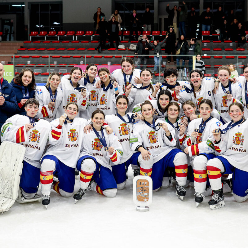 hockey hielo, España logra el bronce en el Mundial de Hockey Hielo U18 femenino de Katowice, Real Federación Española Deportes de Hielo