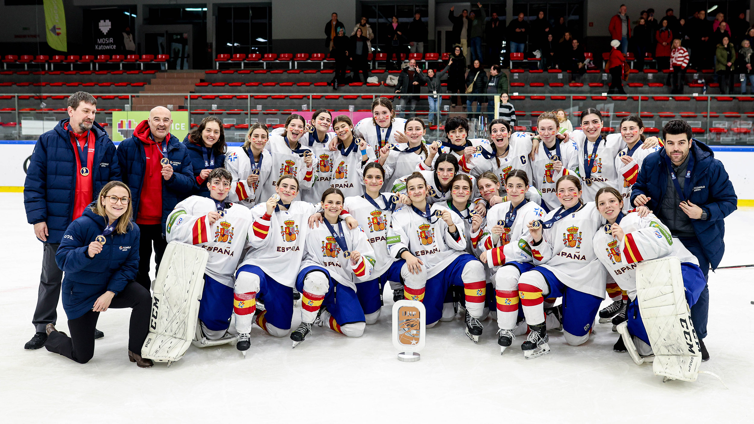 , España logra el bronce en el Mundial de Hockey Hielo U18 femenino de Katowice, Real Federación Española Deportes de Hielo