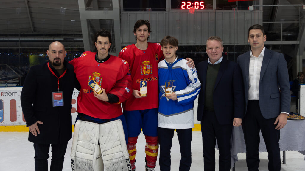 , España U20 logra el oro en Belgrado y regresa a la División II Grupo A, Real Federación Española Deportes de Hielo